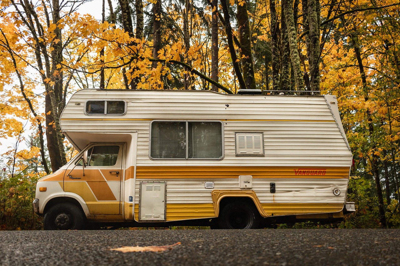 camper-6728942_1280